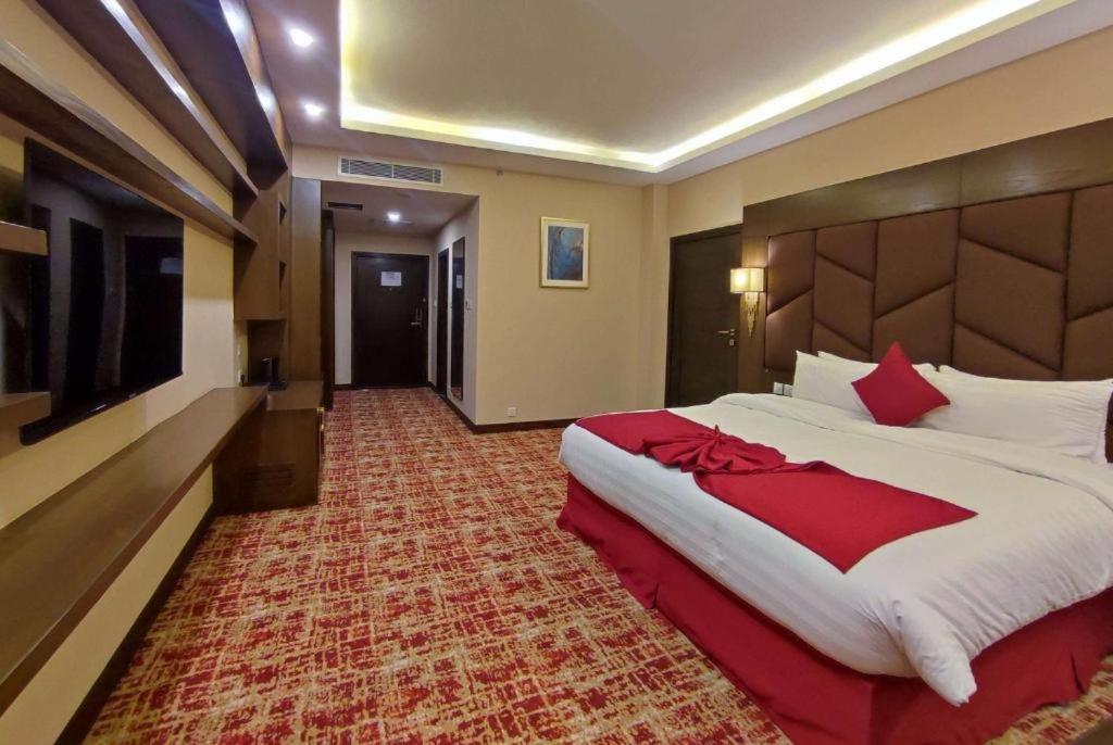 Ramada By Wyndham Murree Lower Topa Resort Exterior foto