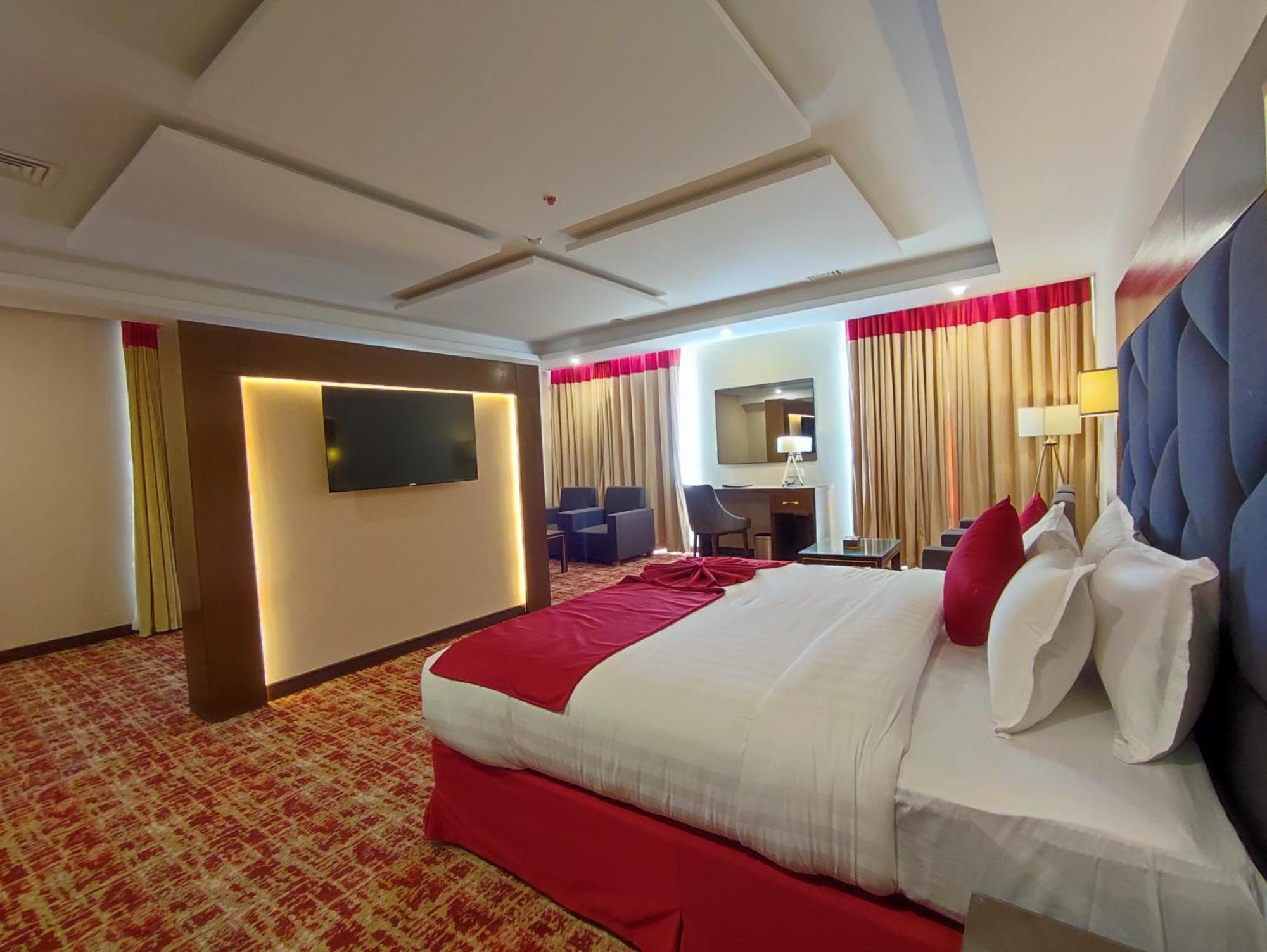 Ramada By Wyndham Murree Lower Topa Resort Exterior foto